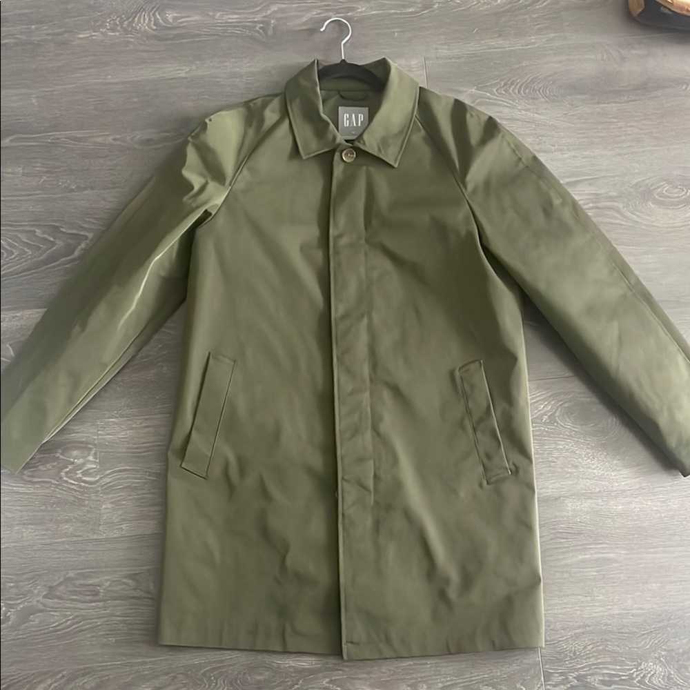 NWOT - GAP Men's Rain Coat